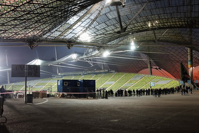 他与球员间 他与球员间